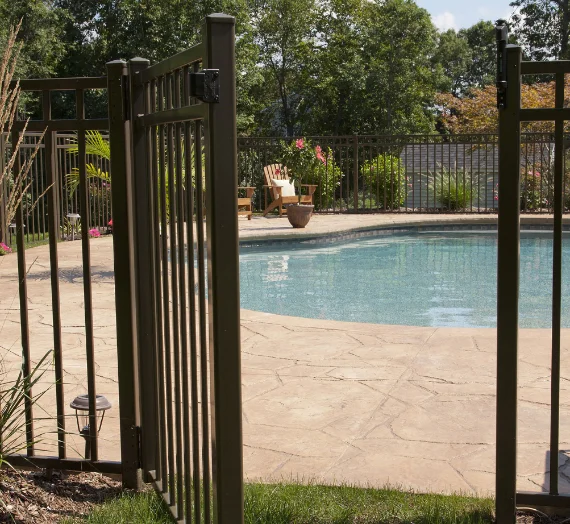 Service-pool-fence-image-2