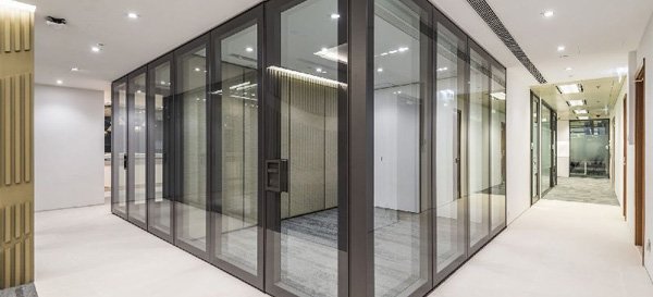 Customized Aluminum and Glass Fabrication Customized Aluminum and Glass Fabrication